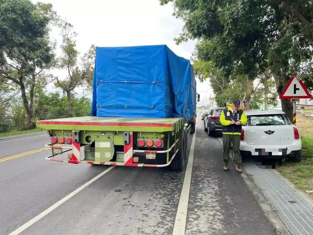 檢視「臺東縣日間執行跨域攔檢作業現場查核」圖片