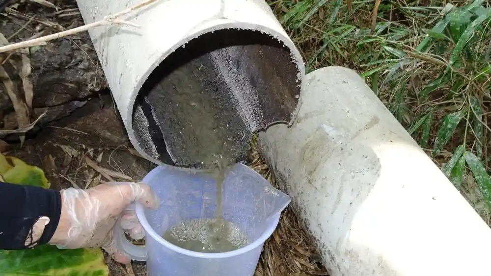 檢視「斷管處進行廢水採樣」圖片