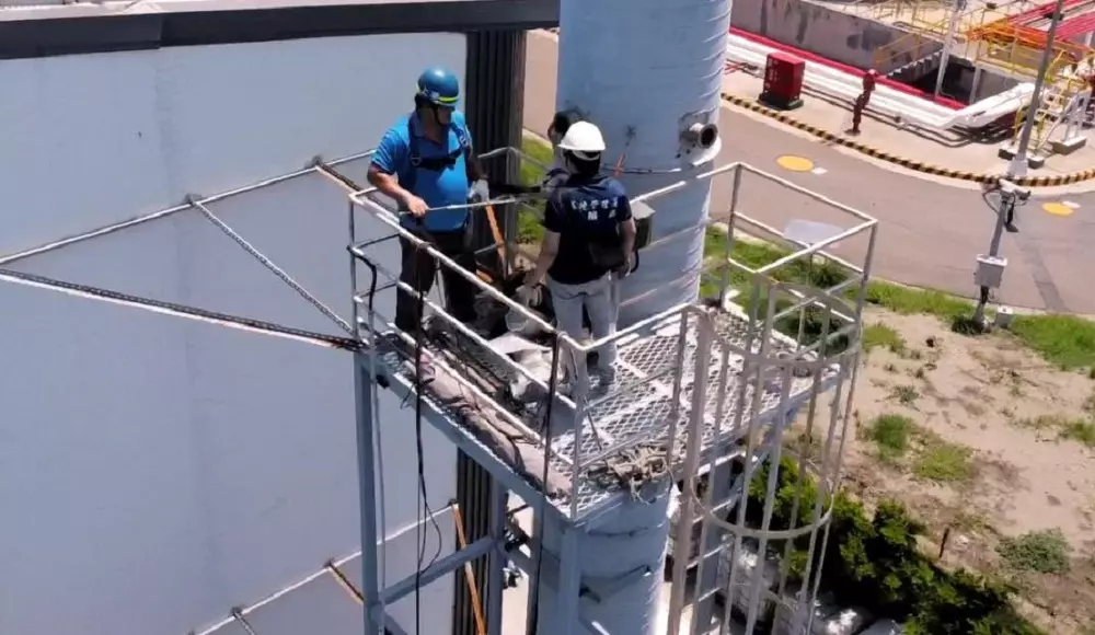 執行排放管道廢氣採樣檢測