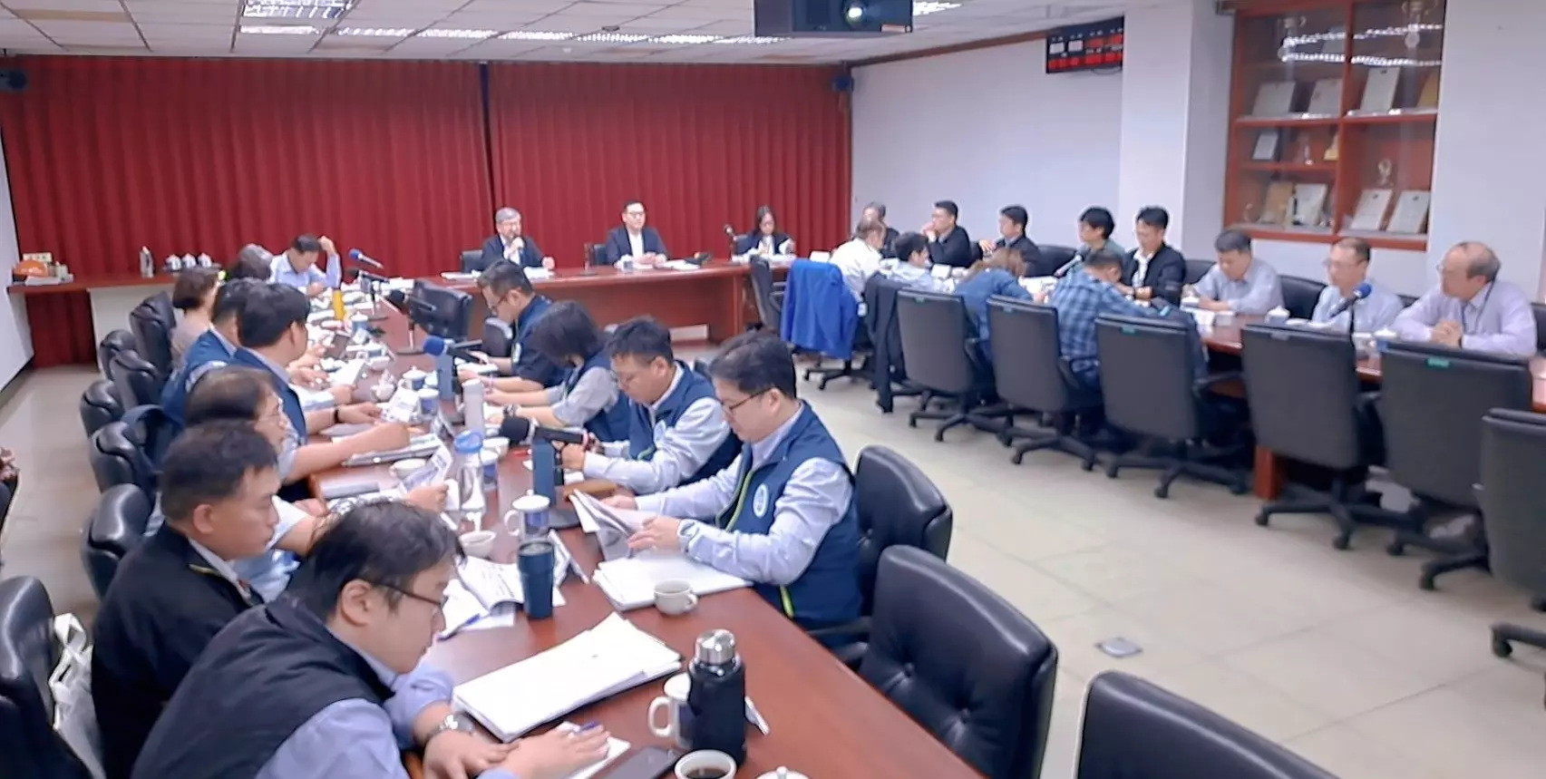 召開現場勘查及專家諮詢會議