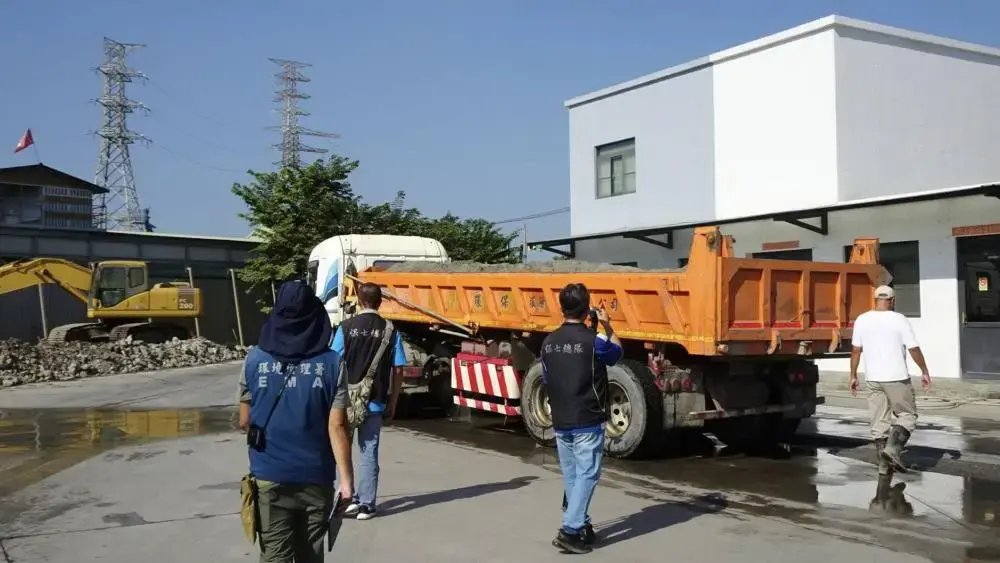 查核清除車輛載運物、營建剩餘土石方運送證明文件