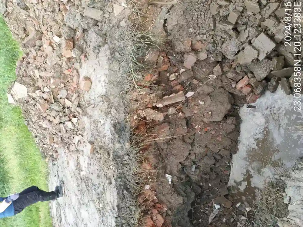 檢視「非法回填廢棄物樣態_2_」圖片